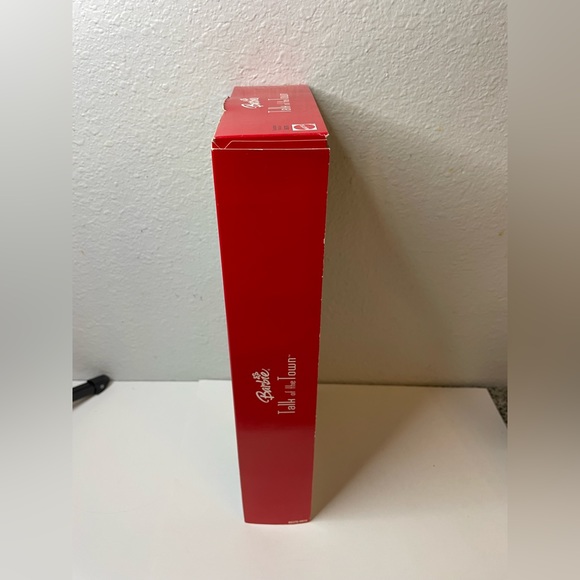 2003 talk of the town Barbie - Picture 2 of 5